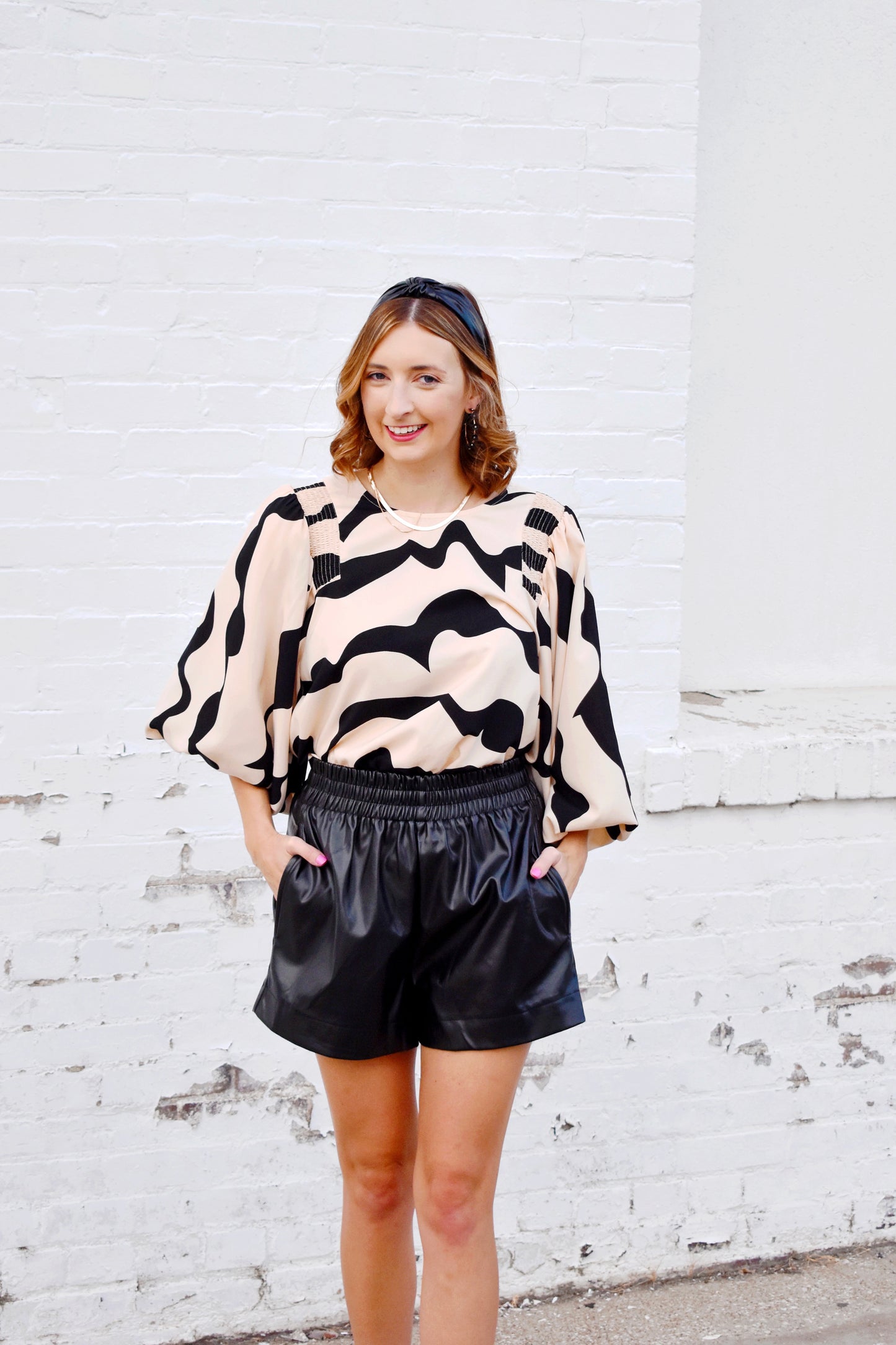 Black Wavy Balloon Sleeve Blouse