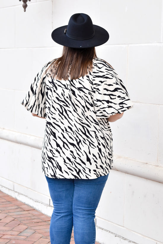 Load image into Gallery viewer, Zebra Bubble Sleeve Blouse
