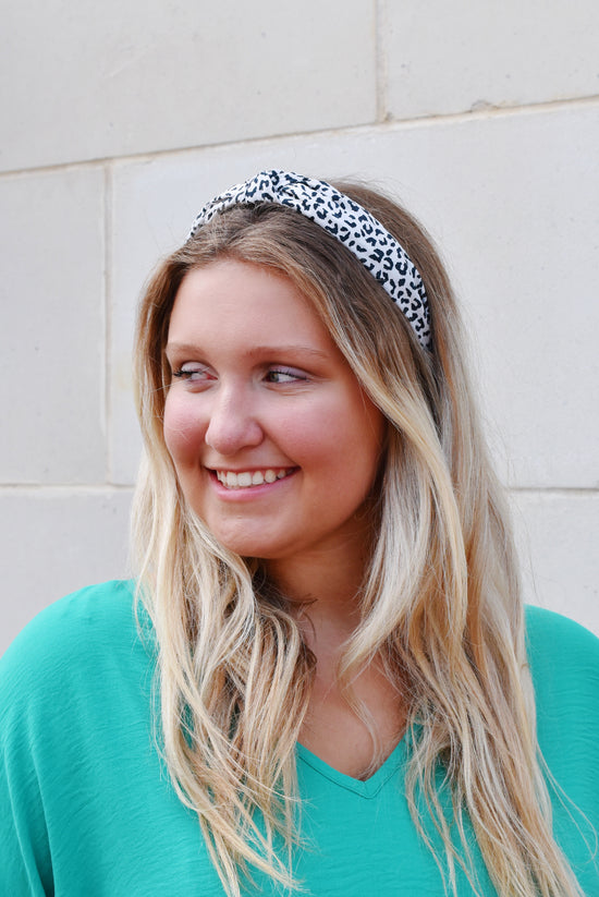 Load image into Gallery viewer, White &amp;amp; Black Leopard Headband
