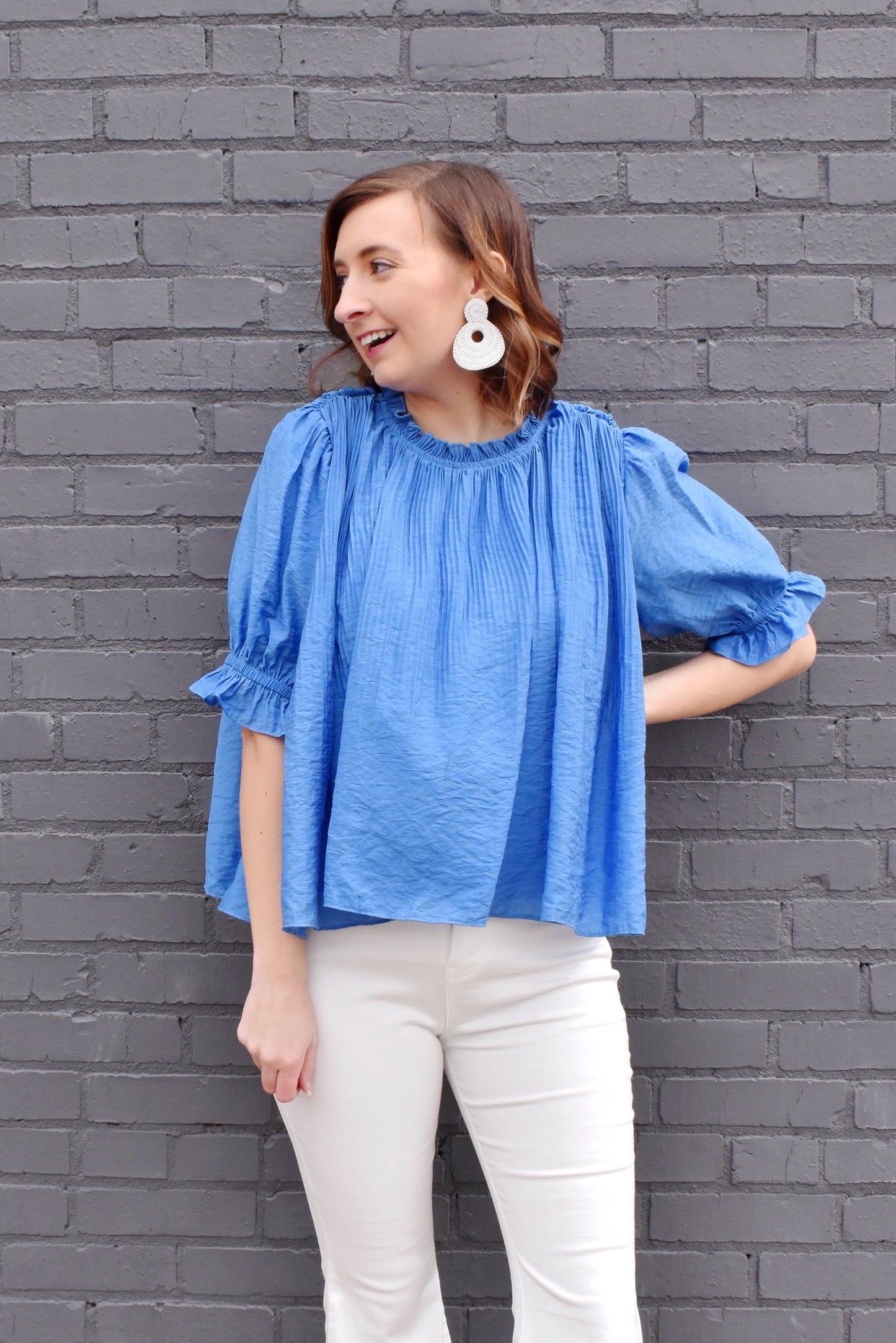 Load image into Gallery viewer, Blue Crinkle Lined Ruffle Top
