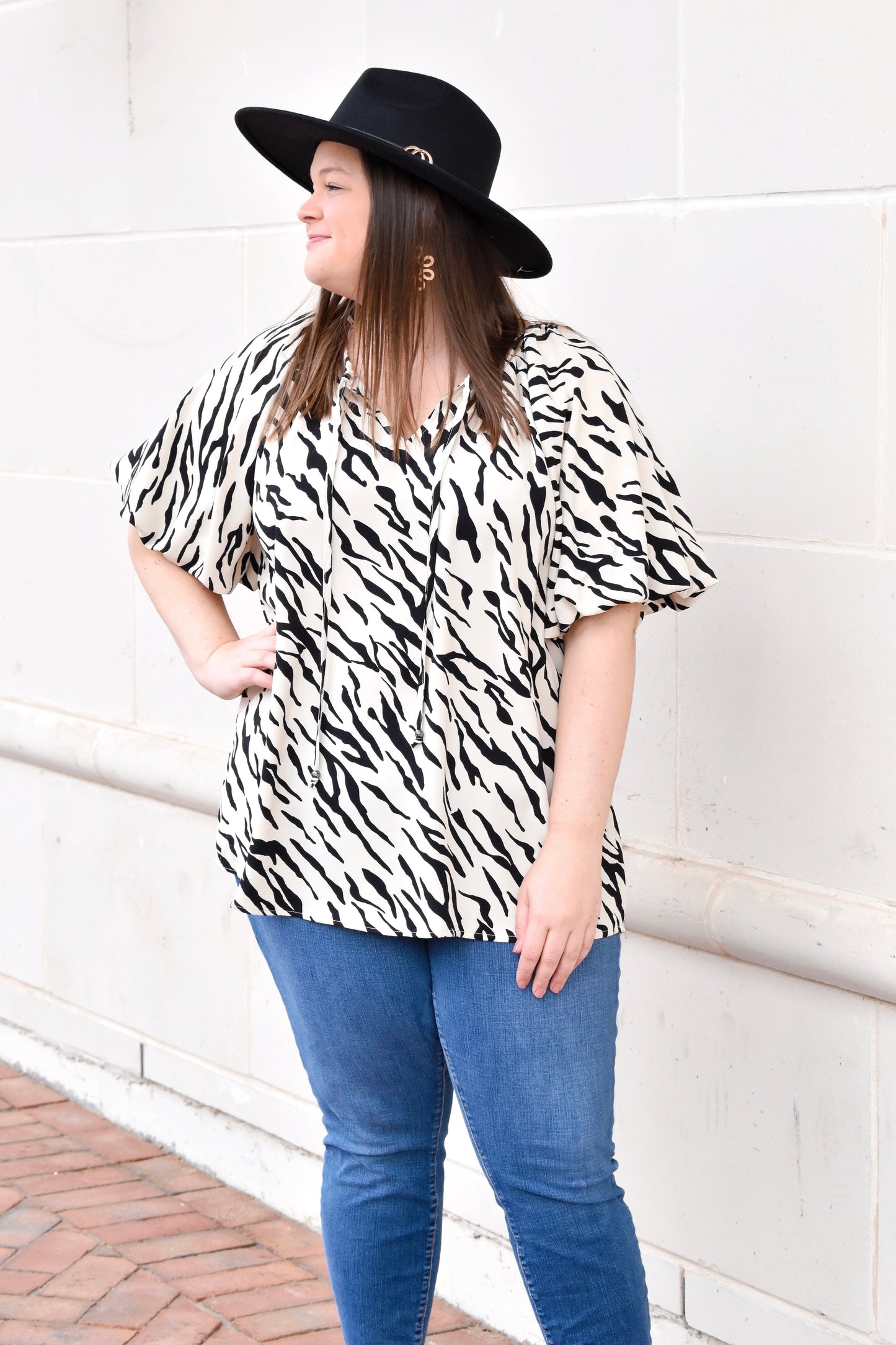 Load image into Gallery viewer, Zebra Bubble Sleeve Blouse
