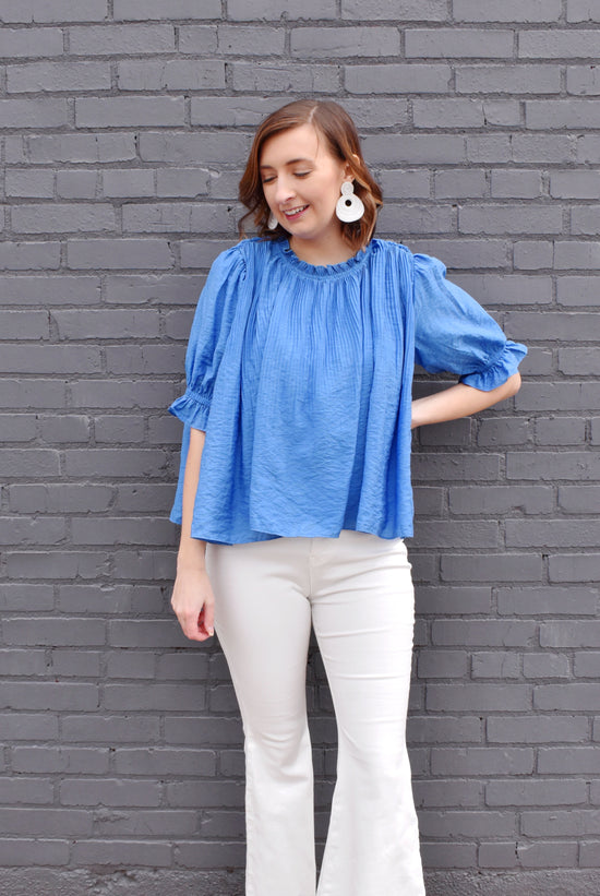 Load image into Gallery viewer, Blue Crinkle Lined Ruffle Top
