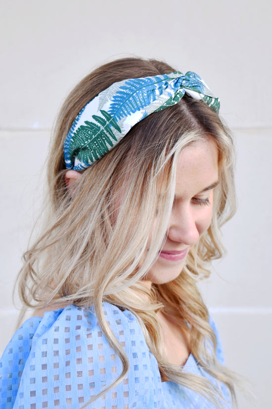 Load image into Gallery viewer, Tropical Leaf Knot Headband

